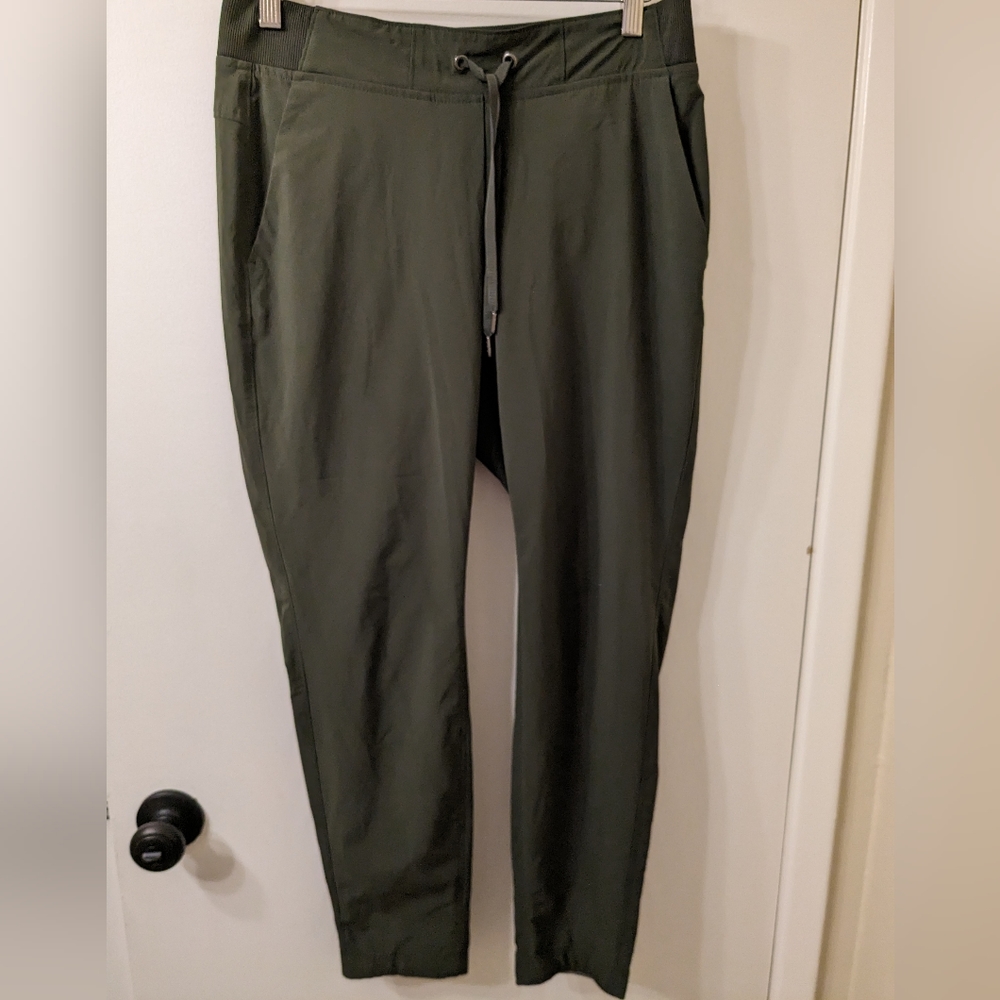 Athleta light weight athletic joggers/hiking pants
